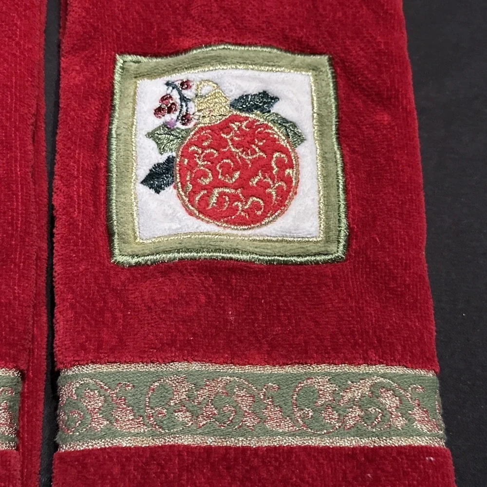 RITZ Hand towel red 100% cotton rectangle classic modern‎ holiday Christmas Ball
